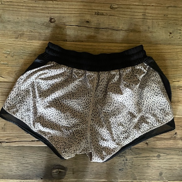 Lululemon Shorts Size 6 Pink - Picture 2 of 5